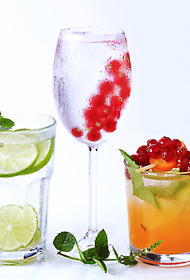 포토 JPG 해외이미지 안경 음료 오렌지 과일 귤 사람없음 물 주스 추위 알코올 신선 칵테일 민트 보드카 소다 텀블러 토닉 무알코올 해외202004 해외202105 해외포토 자연요소 잡화 주류 컵 허브 파일형식