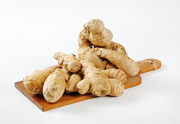 포토 JPG 해외이미지 스튜디오촬영 식물 음식 재료 도마 건강 동양인 사람없음 목재 약 신선 양념 그룹 향신료 흰배경 유기농 매움 날것 뿌리 향 생강 내추럴 해외202004 해외202105 해외포토 나무 웰빙 백그라운드 채소 의학 주방용품 실내 인종 흰색 맛 향미료 파일형식