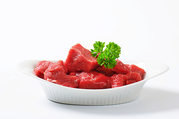 포토 JPG 해외이미지 그릇 실내 파슬리 생고기 사람없음 소고기 흰배경 해외202004 해외202105 해외포토 식기 백그라운드 채소 육류 내부 흰색 파일형식