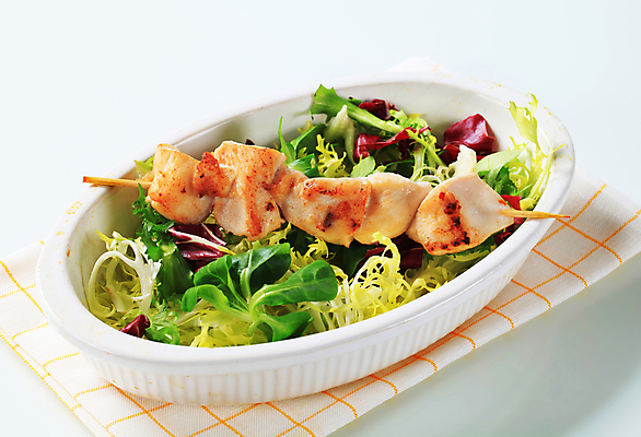 포토 JPG 해외이미지 음식 채소 건강 육류 요리 사람없음 샐러드 신선 꼬치 그릴 혼합 상추 바비큐 굽기 냅킨 칠면조 케밥 루꼴라 백자 치커리 해외202004 해외202105 해외포토 식재료 조류 주방용품 도자기 구이 파일형식