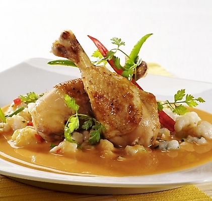 포토 JPG 해외이미지 접시 음식 감자 파프리카 요리 사람없음 빨간색 저녁식사 치킨 인스턴트 굽기 크림 후추 경단 메인요리 해외202004 해외202105 해외포토 식기 컬러 채소 식사 구이 향신료 닭고기요리 파일형식