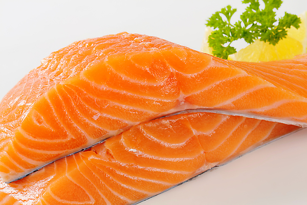 포토 JPG 해외이미지 스튜디오촬영 접시 음식 조각 오렌지 과일 부분 건강 어류 사람없음 신선 횡단보도 레몬 날것 연어 생식 송어 해외202004 해외202105 송어회 해외포토 식기 실내 수중동물 생선회 보행로 파일형식