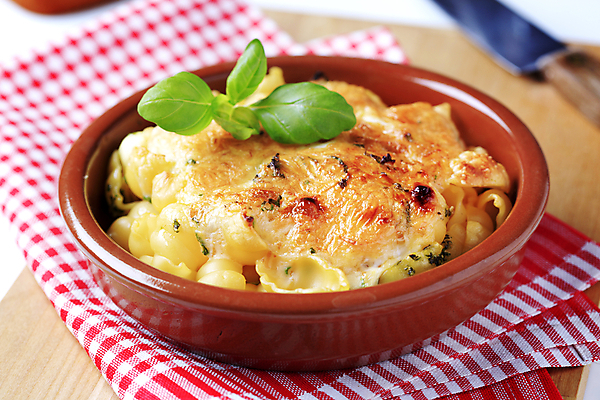 포토 JPG 해외이미지 음식 치즈 파스타 요리 사람없음 계란 도자기 인스턴트 묘사 냅킨 토기 그라탱 캐서롤 핸드메이드 해외202004 해외202105 해외포토 유제품 서양음식 알 용기_그릇 파일형식