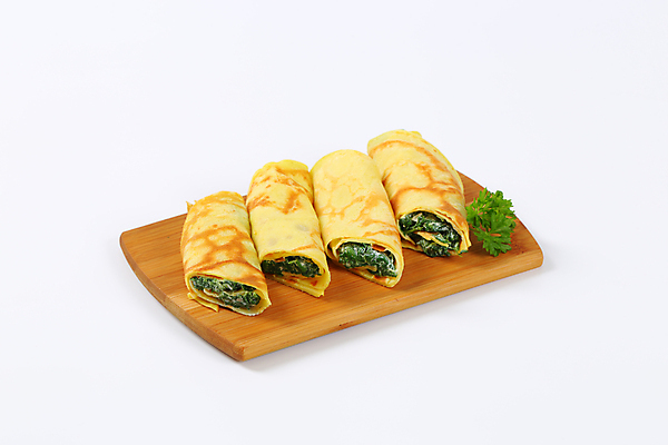 포토 JPG 해외이미지 실내 사람없음 흰배경 시금치 나무도마 크레이프 리코타치즈 해외202004 해외202105 해외포토 백그라운드 채소 디저트 치즈 도마 내부 목재 흰색 파일형식