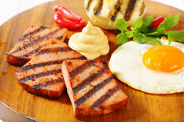 포토 JPG 해외이미지 접시 음식 조각 양파 도마 육류 돼지고기 사람없음 목재 식사 소고기 원형 소시지 그릴 아침식사 바비큐 머스터드 매움 브런치 점심식사 땅바닥 송아지고기 전문 해외202004 해외202105 해외포토 도형 나무 식기 채소 식재료 재료 주방용품 바닥 소스_음식 가공식품 맛 파일형식