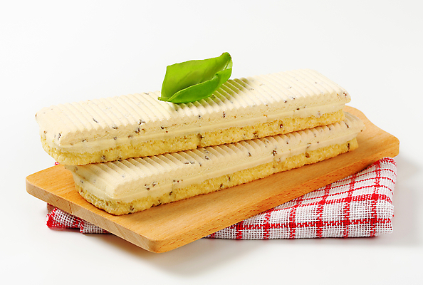 포토 JPG 해외이미지 스튜디오촬영 음식 도마 사람없음 빨간색 쿠키 과자 케이크 블록 흰색 달콤 확인 행주 해외202004 해외202105 스펀지케이크 해외포토 컬러 주방용품 디저트 실내 맛 청소도구 파일형식