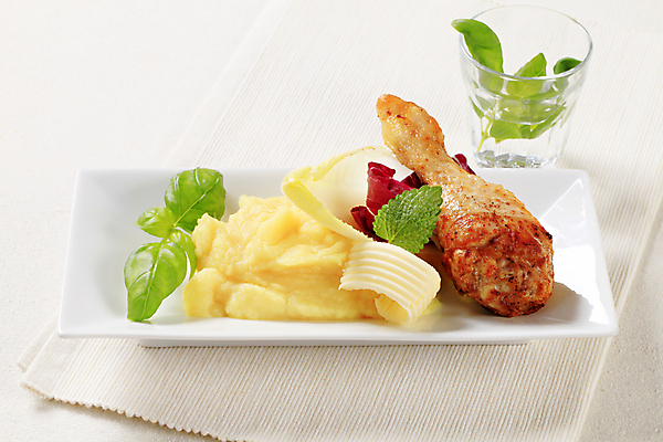 포토 JPG 해외이미지 접시 음식 채소 반찬 육류 요리 사람없음 식사 저녁식사 치킨 흰색 굽기 매움 냅킨 버터 직사각형 점심식사 앙트레 해외202004 해외202105 해외포토 도형 식기 컬러 식재료 맛 구이 닭고기요리 파일형식