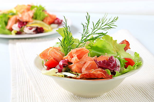 포토 JPG 해외이미지 접시 음식 토마토 채소 반찬 건강 어류 요리 사람없음 식사 샐러드 튀김 흰색 신선 사발 상추 해산물 냅킨 연어 베이컨 훈제 점심식사 송어 저지방 저칼로리 해외202004 해외202105 해외포토 식기 컬러 돼지고기 수중동물 사기그릇 기름_음식 파일형식