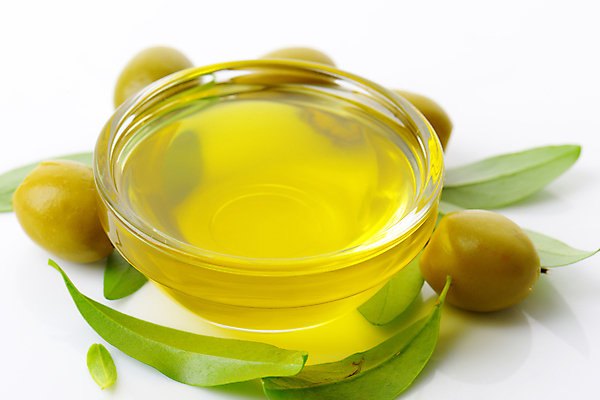 포토 JPG 해외이미지 스튜디오촬영 실내 사람없음 올리브오일 흰배경 올리브 유리그릇 올리브잎 올리브절임 해외202004 해외202105 해외포토 그릇 열매 백그라운드 잎 유리 내부 흰색 기름_음식 절임 파일형식