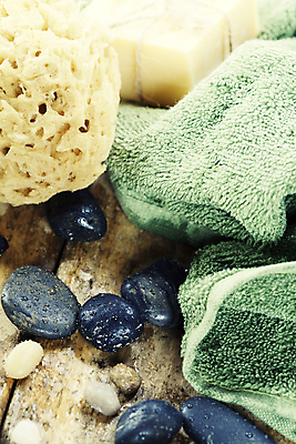 포토 JPG 해외이미지 근접촬영 사람없음 수건 위생용품 조약돌 스파용품 비누 아로마테라피 스펀지 해외202004 해외포토 뷰포인트 생활용품 스파 돌_바위 오브젝트 테라피 파일형식