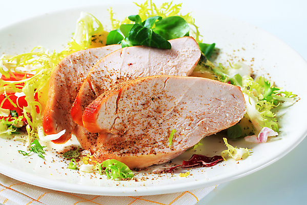 포토 JPG 해외이미지 접시 음식 육류 사람없음 식사 치킨 샐러드 신선 슬라이스 칠면조고기 해외202004 해외202105 해외포토 식기 식재료 닭고기요리 파일형식