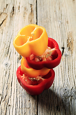 포토 JPG 해외이미지 단면 파프리카 실내 사람없음 쌓기 나무도마 해외202004 해외202105 해외포토 채소 모션 도마 내부 목재 파일형식