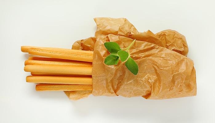 포토 JPG 해외이미지 스튜디오촬영 사람없음 굽기 흰배경 머리위 그리시니 입가심 직진 짠맛 해외202004 해외202105 해외포토 빵 백그라운드 실내 흰색 맛 구이 파일형식