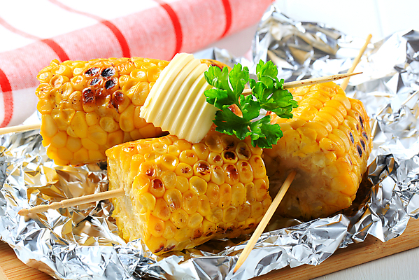 포토 JPG 해외이미지 실내 옥수수 사람없음 은박지 버터 버터구이옥수수 해외202004 해외202105 해외포토 음식 곡류 내부 파일형식