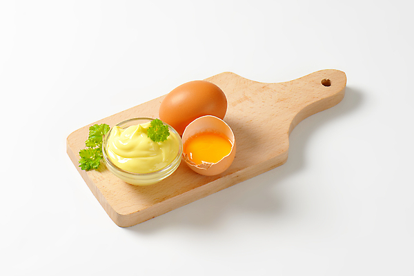 포토 JPG 해외이미지 음식 유제품 사람없음 계란 펼침 소용돌이 조미료 사발 매끈함 마요네즈 입가심 핸드메이드 해외202004 해외202105 해외포토 모션 알 회오리 감각 사기그릇 소스_음식 향미료 파일형식