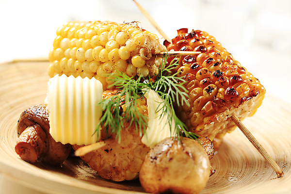 포토 JPG 해외이미지 실내 옥수수 요리 사람없음 아웃포커스 버섯 꼬치 흰배경 버터 고소한맛 나무접시 옥수수구이 해외202004 해외202105 해외포토 접시 백그라운드 곡류 촬영기법 내부 흰색 맛 구이 파일형식