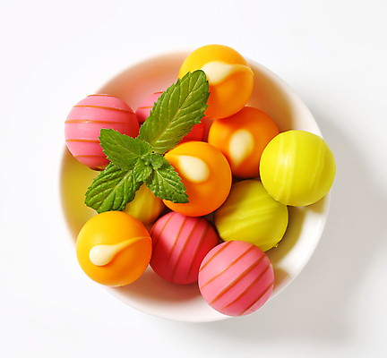 포토 JPG 해외이미지 스튜디오촬영 접시 사람없음 초콜릿 여러개 달콤 민트 해외202004 해외202105 해외포토 식기 다수 디저트 실내 맛 허브 파일형식