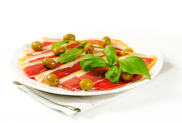 포토 JPG 해외이미지 스튜디오촬영 접시 음식 조각 육류 돼지고기 사람없음 애피타이저 햄 피클 바질 절임 치유 프로슈토 해외202004 해외202105 해외포토 식기 식재료 실내 파일형식