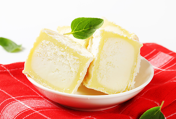 포토 JPG 해외이미지 스튜디오촬영 접시 음식 잎 치즈 유제품 사람없음 빨간색 흰색 횡단보도 냅킨 오레가노 해외202004 해외202105 해외포토 식물 식기 컬러 실내 보행로 파일형식