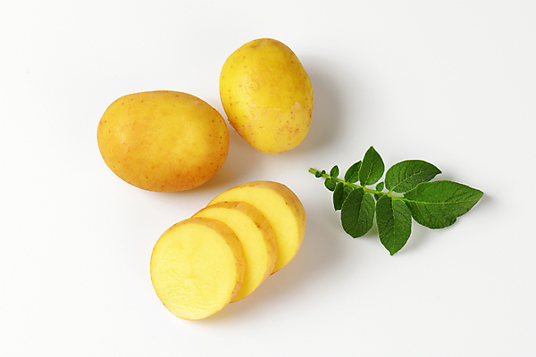 포토 JPG 해외이미지 스튜디오촬영 음식 조각 채소 감자 사람없음 신선 횡단보도 유기농 날것 머리위 생식 해외202004 해외202105 해외포토 웰빙 실내 보행로 파일형식