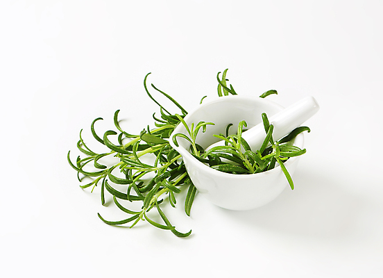 포토 JPG 해외이미지 스튜디오촬영 잎 재료 주방용품 사람없음 신선 허브 향신료 흰배경 향료 후추 로즈메리 막자 백자 해외202004 해외202105 해외포토 식물 생활용품 백그라운드 실내 흰색 도자기 향기 냄새 향미료 파일형식