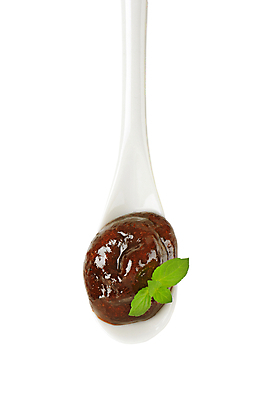 포토 JPG 해외이미지 스튜디오촬영 실내 사람없음 숟가락 민트 흰배경 과일잼 해외202004 해외202105 해외포토 백그라운드 수저 내부 흰색 잼 허브 파일형식