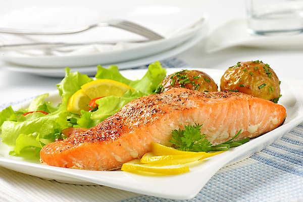 포토 JPG 해외이미지 접시 음식 토마토 채소 감자 건강 어류 요리 사람없음 식사 저녁식사 샐러드 상추 레몬 연어 점심식사 메인요리 해외202004 해외202105 해외포토 식기 과일 수중동물 파일형식