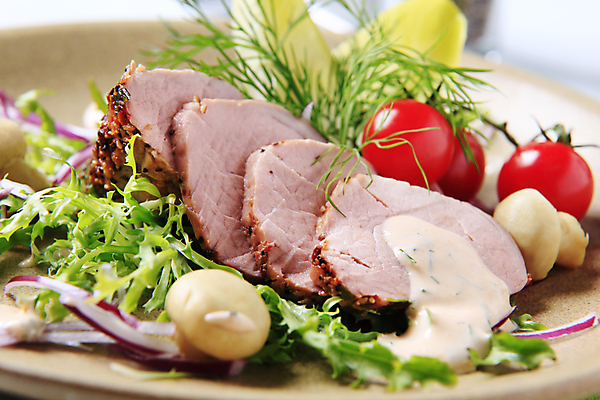 포토 JPG 해외이미지 접시 음식 토마토 채소 양파 육류 돼지고기 요리 사람없음 저녁식사 버섯 신선 고명 조미료 굽기 허리 향신료 묘사 슬라이스 레시피 무침 점심식사 딜 반주 앙트레 해외202004 해외202105 해외포토 식기 식재료 신체부위 식사 구이 향미료 파일형식