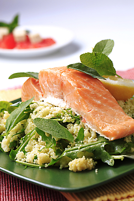 포토 JPG 해외이미지 접시 음식 잎 반찬 건강 어류 요리 사람없음 식사 저녁식사 샐러드 로켓 신선 인스턴트 상추 굽기 레몬 허브 연어 점심식사 루꼴라 세이지 앙트레 해외202004 해외202105 해외포토 식물 식기 채소 과일 수중동물 구이 파일형식