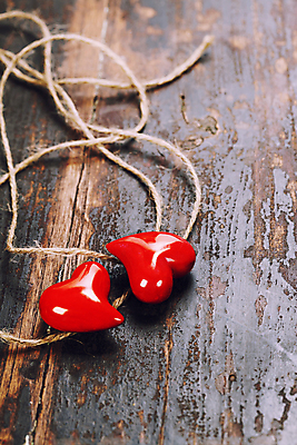 포토 JPG 해외이미지 줄 실내 사랑 사람없음 하트 오브젝트 나무바닥 해외202004 해외포토 모양 감정 바닥 내부 파일형식