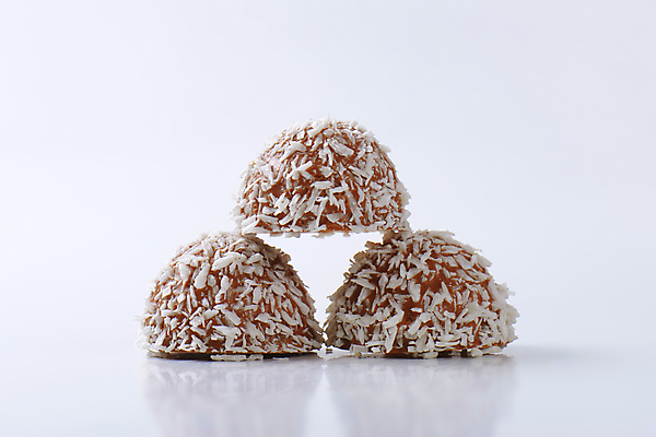 포토 JPG 해외이미지 스튜디오촬영 디저트 사람없음 쌓기 초콜릿 달콤 코코넛 해외202004 해외202105 해외포토 음식 과일 모션 실내 맛 파일형식