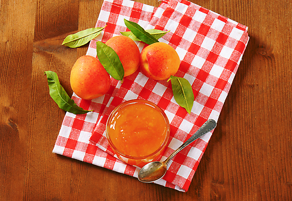 포토 JPG 해외이미지 잎 실내 사람없음 숟가락 식탁보 체크무늬 유리그릇 과일잼 살구 살구잼 나무배경 해외202004 해외202105 해외포토 식물 그릇 백그라운드 무늬 과일 유리 수저 내부 잼 파일형식