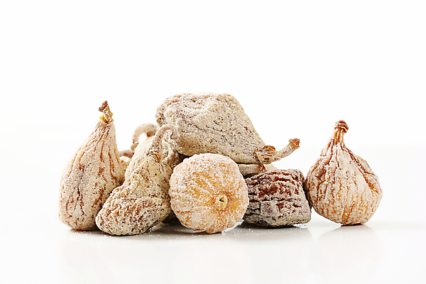 포토 JPG 해외이미지 실내 사람없음 쌓기 흰배경 건과일 무화과 해외202004 해외202105 해외포토 백그라운드 과일 모션 건조 내부 흰색 파일형식