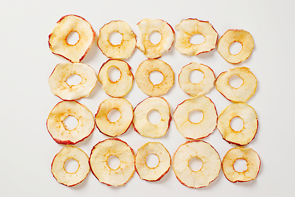 포토 JPG 해외이미지 사람없음 하이앵글 사과 민트 흰배경 건과일 해외202004 해외202105 해외포토 뷰포인트 백그라운드 과일 건조 흰색 허브 파일형식