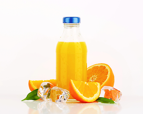 포토 JPG 해외이미지 스튜디오촬영 오렌지 유리병 실내 사람없음 얼음 오렌지주스 흰배경 해외202004 해외202105 해외포토 자연요소 백그라운드 과일 병_용기 내부 흰색 과일주스 파일형식