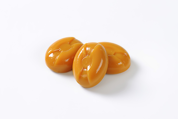 포토 JPG 해외이미지 스튜디오촬영 사탕 사람없음 달콤 흰배경 캐러멜 해외202004 해외202105 해외포토 백그라운드 디저트 실내 흰색 맛 파일형식