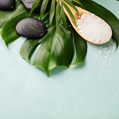 포토 JPG 해외이미지 잎 실내 사람없음 아로마 아로마테라피 나무숟가락 스톤 클로즈 카피스페이스 입욕소금 민트색배경 해외202004 해외포토 식물 백그라운드 내부 숟가락 공백 미용용품 소금 테라피 민트색 파일형식