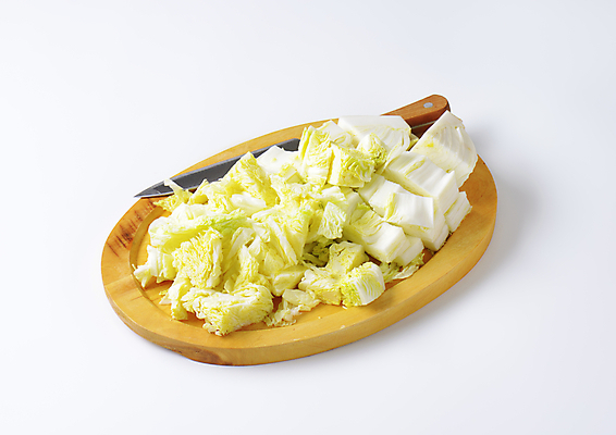 포토 JPG 해외이미지 스튜디오촬영 음식 잎 채소 도마 건강 사람없음 목재 샐러드 신선 칼 유기농 날것 생식 개조 해외202004 해외202105 해외포토 나무 식물 웰빙 재료 주방용품 실내 파일형식