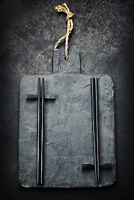 포토 JPG 해외이미지 스튜디오촬영 젓가락 실내 사람없음 하이앵글 석판 해외202004 해외포토 뷰포인트 수저 내부 파일형식