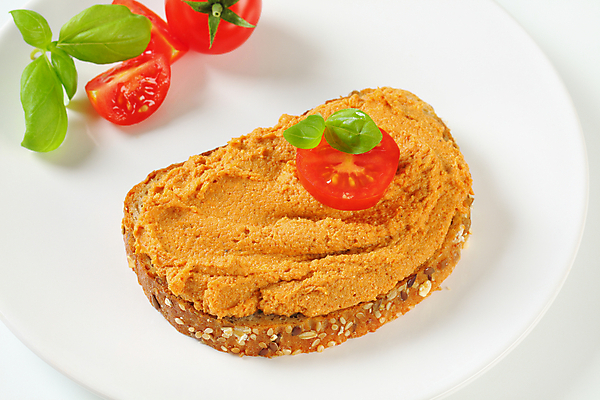 포토 JPG 해외이미지 접시 음식 빵 조각 오렌지 콩 파프리카 사람없음 당근 펼침 흰색 매움 반죽 병아리콩 입가심 짠맛 채식주의자 핸드메이드 해외202004 해외202105 해외포토 식기 컬러 채소 과일 모션 곡류 뿌리채소 맛 채식 파일형식