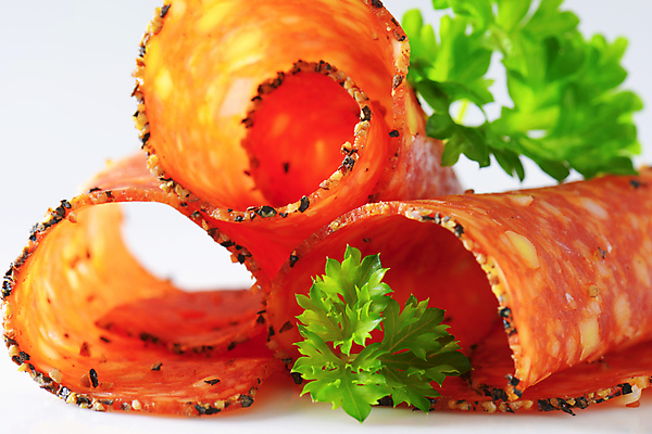 포토 JPG 해외이미지 스튜디오촬영 음식 조각 치즈 육류 돼지고기 사람없음 후추 살라미 얇은 타파스 편육 해외202004 해외202105 해외포토 식재료 유제품 실내 애피타이저 향신료 파일형식