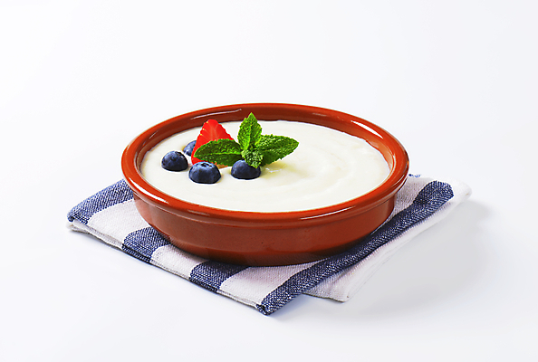 포토 JPG 해외이미지 스튜디오촬영 접시 음식 과일 부분 딸기 디저트 요리 사람없음 파란색 식사 줄무늬 신선 사발 달콤 아침식사 매끈함 냅킨 블루베리 푸딩 채식주의자 핸드메이드 해외202004 해외202105 해외포토 식기 컬러 무늬 실내 감각 사기그릇 맛 채식 파일형식