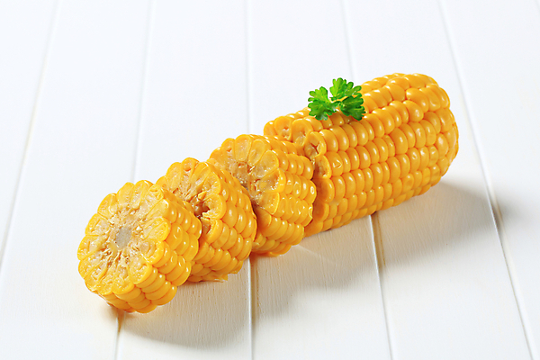 포토 JPG 해외이미지 단면 실내 옥수수 사람없음 흰배경 슬라이스 해외202004 해외202105 해외포토 백그라운드 곡류 내부 흰색 파일형식