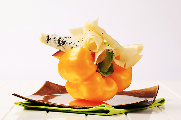 포토 JPG 해외이미지 접시 음식 조각 채소 치즈 유제품 건강 사람없음 신선 후추 블루치즈 채식주의자 타파스 해외202004 해외202105 해외포토 식기 애피타이저 향신료 채식 파일형식