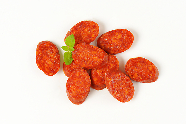 포토 JPG 해외이미지 음식 파프리카 건조 돼지고기 요리 사람없음 소시지 흰배경 매움 슬라이스 머리위 훈제 얇은 편육 해외202004 해외202105 해외포토 백그라운드 채소 육류 흰색 가공식품 맛 파일형식