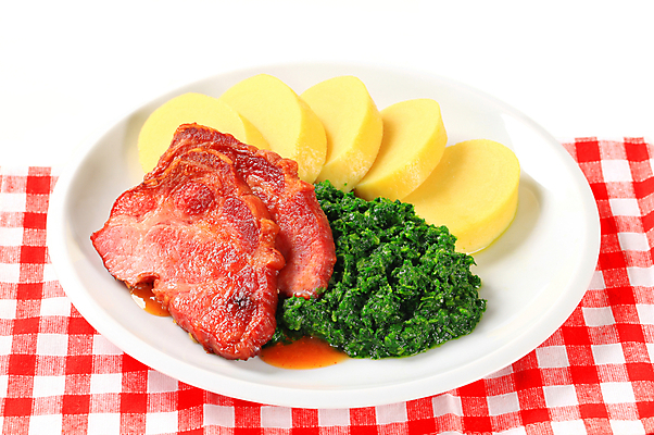 포토 JPG 해외이미지 스튜디오촬영 전통 접시 음식 조각 감자 육류 돼지고기 요리 사람없음 빨간색 식사 저녁식사 튀김 흰색 굽기 확인 흰배경 냅킨 체코 시금치 훈제 점심식사 경단 메인요리 개조 해외202004 해외202105 해외포토 식기 유럽 컬러 백그라운드 채소 식재료 실내 구이 파일형식