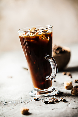 포토 JPG 해외이미지 스튜디오촬영 커피 디저트 실내 사람없음 아웃포커스 원두 아이스커피 해외202004 해외포토 음료 음식 촬영기법 내부 파일형식