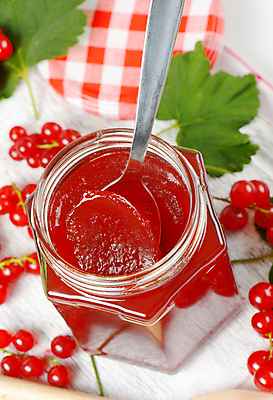 포토 JPG 해외이미지 스튜디오촬영 잎 유리병 실내 사람없음 숟가락 과일잼 과일젤리 레드커런트 나무배경 해외202004 해외202105 해외포토 식물 열매 백그라운드 병_용기 수저 내부 잼 젤리 파일형식