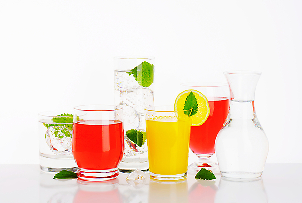 포토 JPG 해외이미지 스튜디오촬영 잔 실내 사람없음 과일주스 시원함 레몬 레몬주스 민트 흰배경 해외202004 해외202105 해외포토 식기 백그라운드 과일 내부 주스 흰색 허브 파일형식