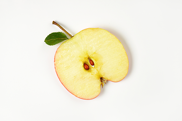 포토 JPG 해외이미지 스튜디오촬영 조각 씨앗 사람없음 신선 횡단보도 사과 흰배경 날것 머리위 숙성 얇은 핵심 해외202004 해외202105 해외포토 식물 백그라운드 과일 실내 흰색 보행로 파일형식